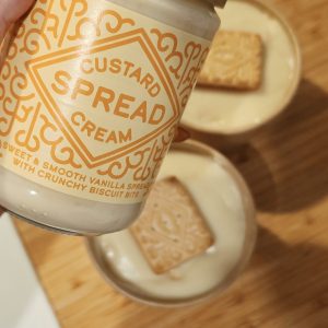 Loaded Custard Cream Fudge Pot